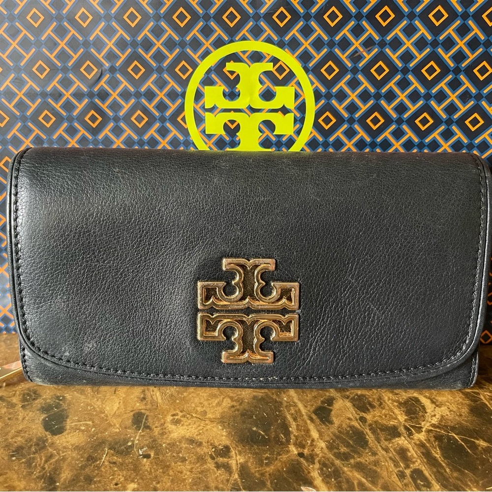 Authentic Tory Burch Wallet in Black